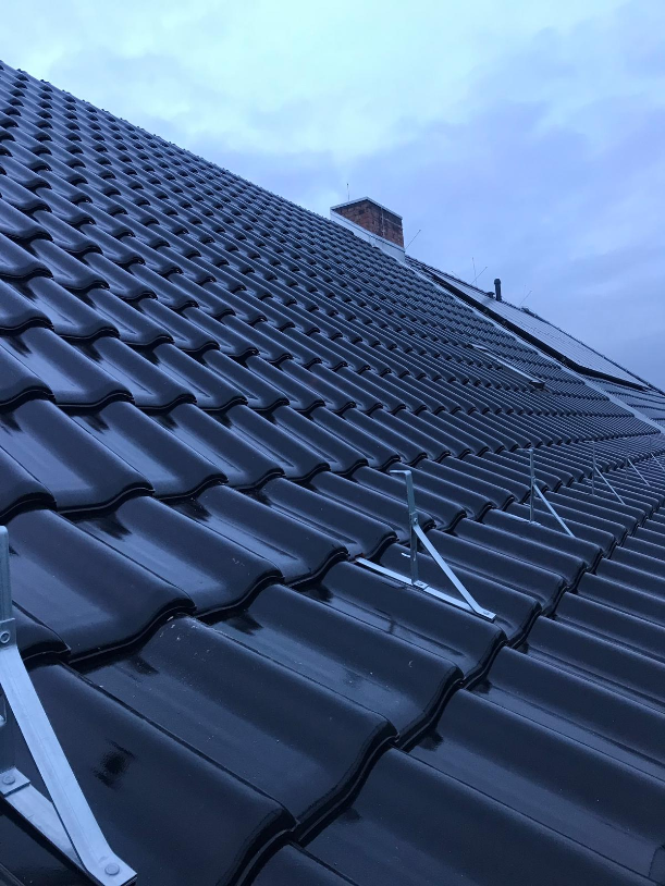 Gable roof thumbnail 3